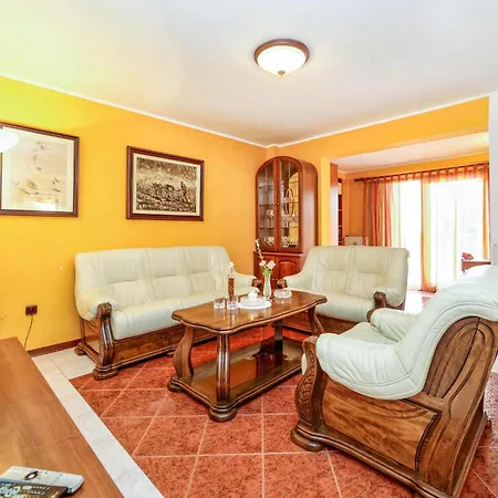 Cvek Apartman *