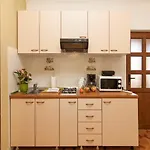 Cvek בית הארחה 4*
