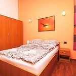 Cvek בית הארחה 4*