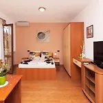 בית הארחה Cvek 4*