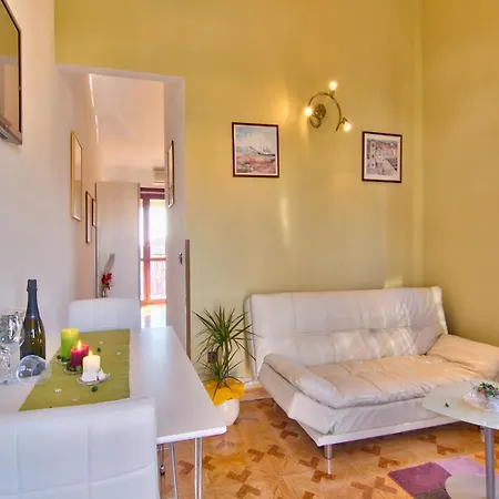 Gostinjska kuća Cvek 4*