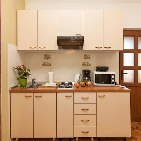 Cvek Gostinjska kuća 4*