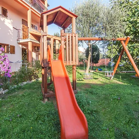 Gostinjska kuća Cvek 4*