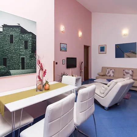 Gostinjska kuća Cvek 4*